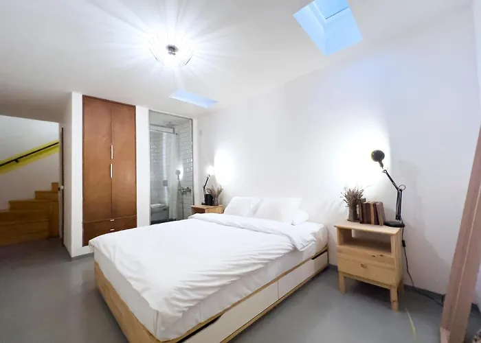 Hotel na wodzie 118 *