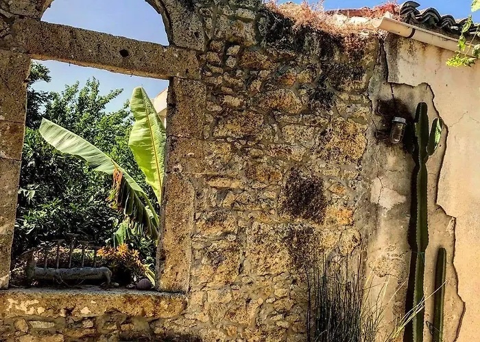 Hotel na wodzie 118 *