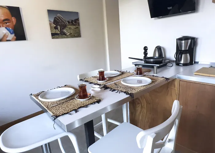 Hotel na wodzie 118 *