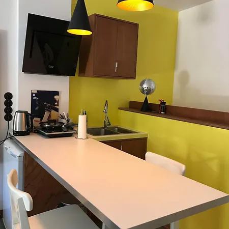 Hotel en barco 118 *